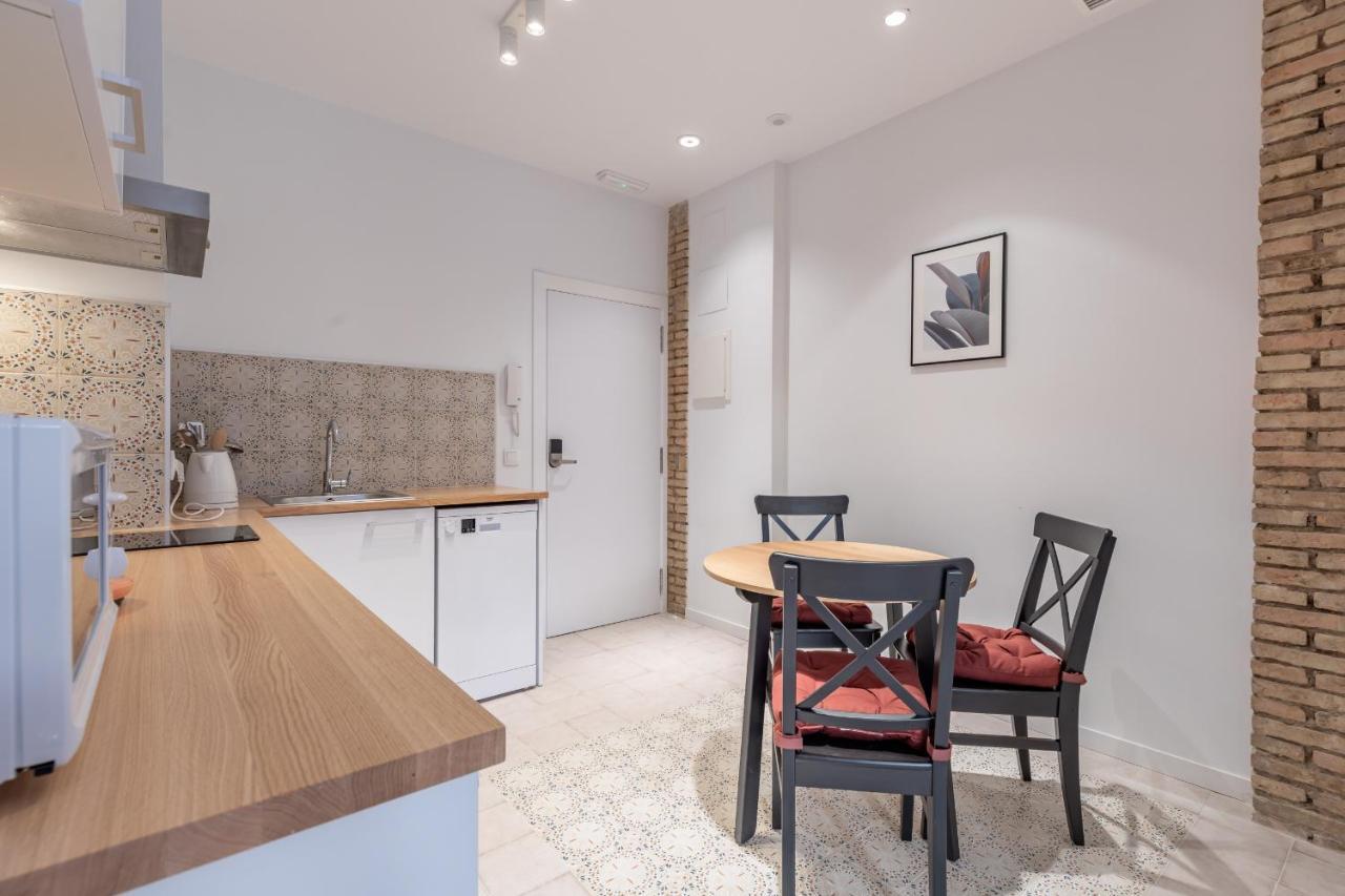 Modern Apartment Close To City Centre Valencia Exterior foto